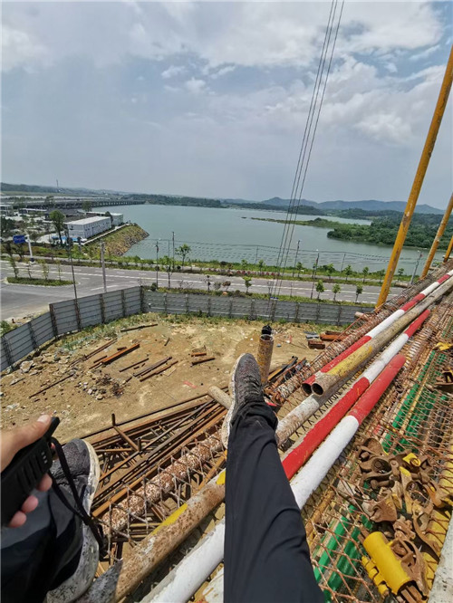 鞍山市作业中发生设备损坏或人员意外，责任怎么划分？