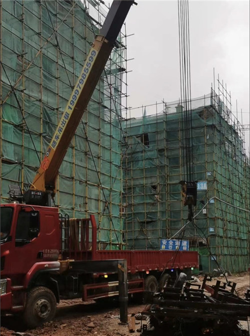 鞍山市“慢工细活”—— 吊车的 “微动控制” 技术