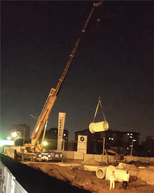 鞍山市“弯臂矫正”—— 吊车的 “形变补偿” 技术